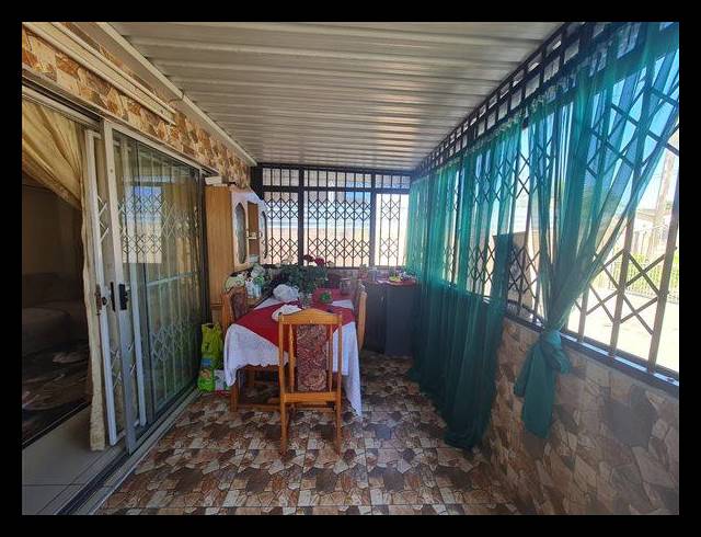 5 BEDROOM HOUSE FOR SALE IN BONELA